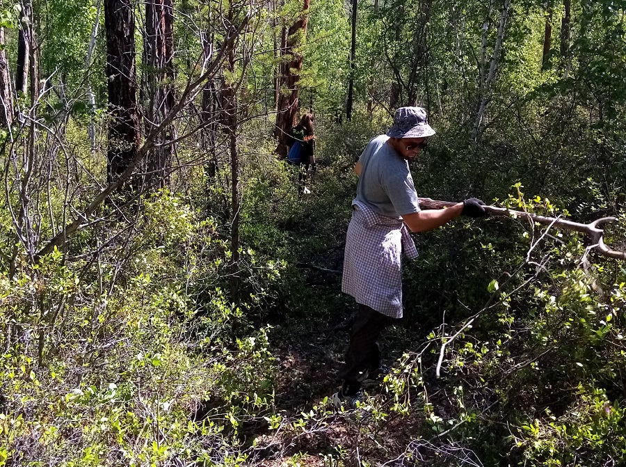 "Заповедное Прибайкалье" направило первый в этом сезоне волонтерский десант на Ольхон