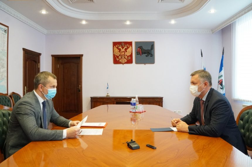 Игорь Кобзев и мэр Шелеховского района обсудили первоочередные задачи для муниципалитета