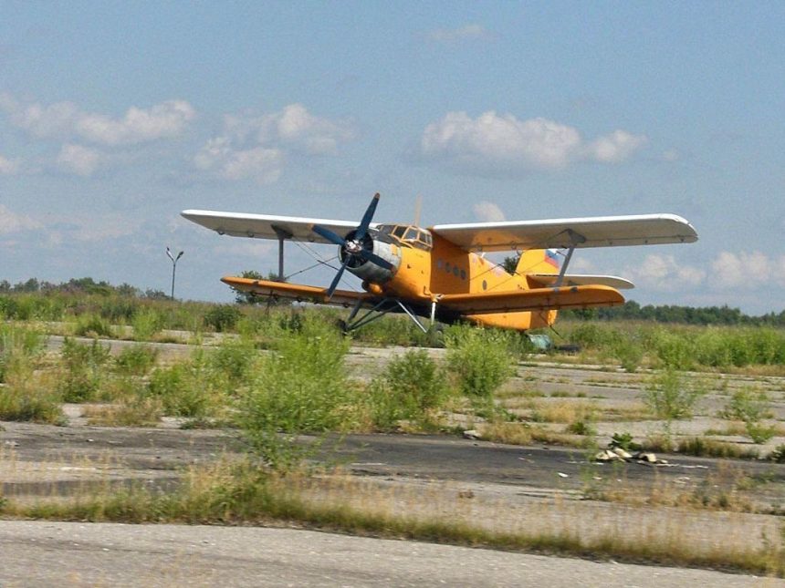Самолет АН-2 с шестью людьми на борту не выходит на связь в Прибайкалье
