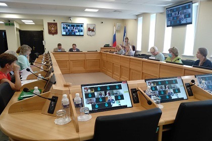 ЗС Иркутской области продолжает работу над законопроектом выплат на детей с 16 до 18 лет