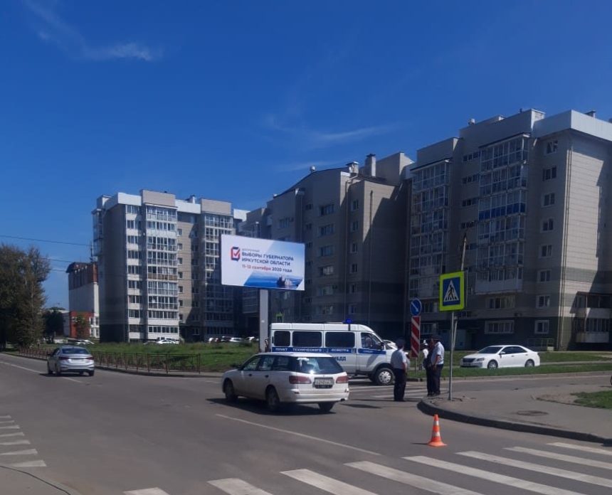 В Иркутске водитель сбил двух 17-летних девушек, переходивших пешеходный переход