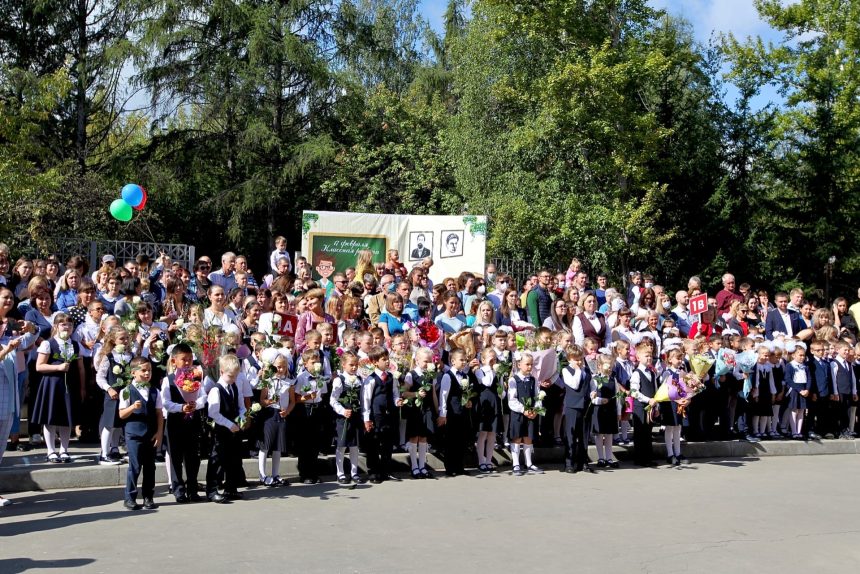 85,5 тысяч учеников сели за парты в Иркутске 1 сентября