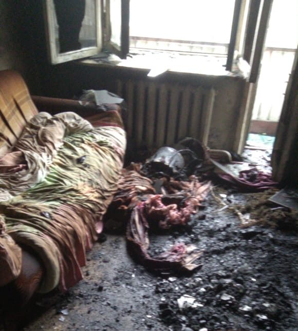 50-летнего мужчину спасли на пожаре в пятиэтажном доме в Нижнеудинске
