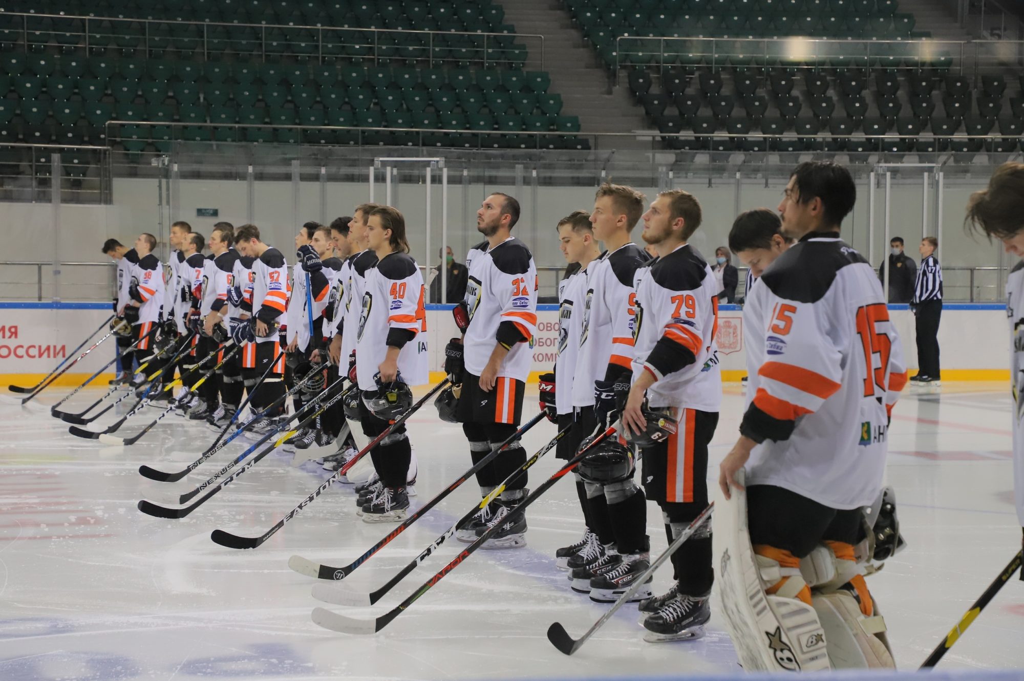 Хоккеисты ангарского "Ермака" отправятся на карантин из-за вспышки коронавируса