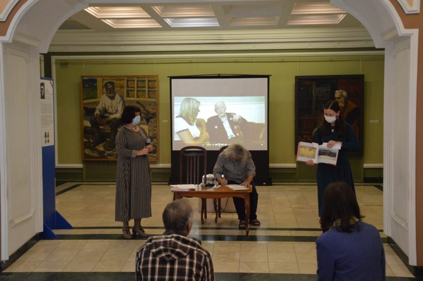 Иркутскому художественному музею подарили 15 картин художников-фронтовиков