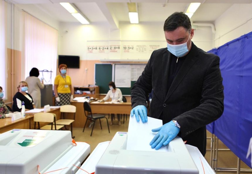 Мэр и вице-мэр Иркутска проголосовали на выборах губернатора Приангарья