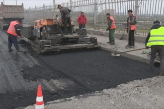 Подрядчик заменит асфальтовое покрытие на плотине ГЭС в Иркутске