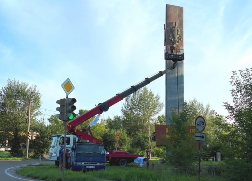Скульптуру «Голуби мира» и стелу «Ангарск – город, рожденный Победой» обновят в городе нефтехимиков