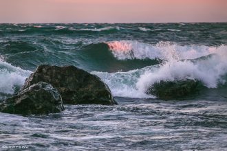 Уровень воды в Байкале превысил критическую отметку и продолжает подниматься