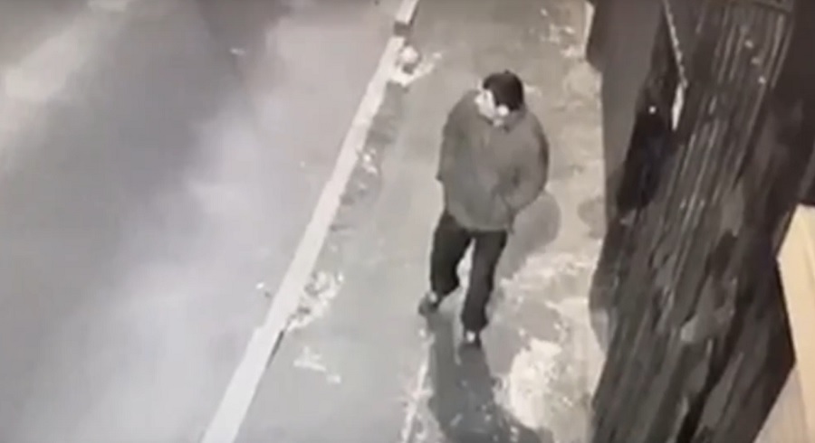 Неизвестный ограбил ритуальный салон в Иркутске