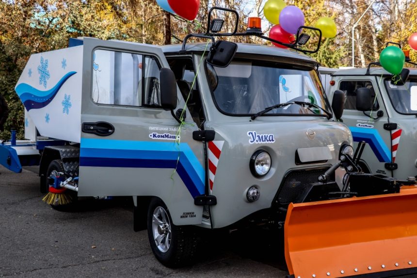 Пять ледозаливочных машин купили для городов Иркутской области
