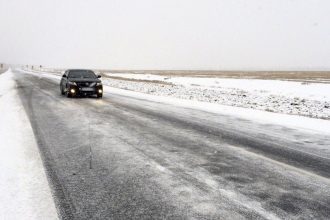 Сильный ветер и гололедица ожидаются в Иркутской области 1 ноября