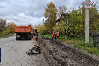 В предместье Рабочее в Иркутске обустраивают дороги и устанавливают детские площадки