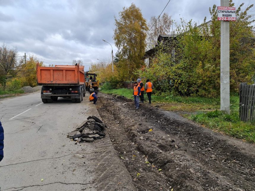 В предместье Рабочее в Иркутске обустраивают дороги и устанавливают детские площадки