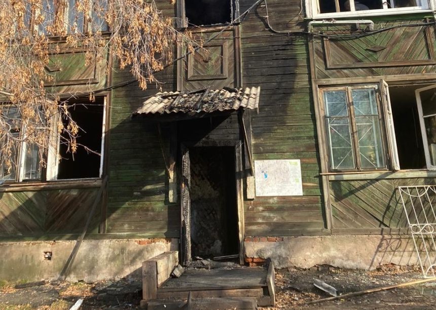 Жильцов сгоревшего дома по улице Мухиной в Иркутске переселят