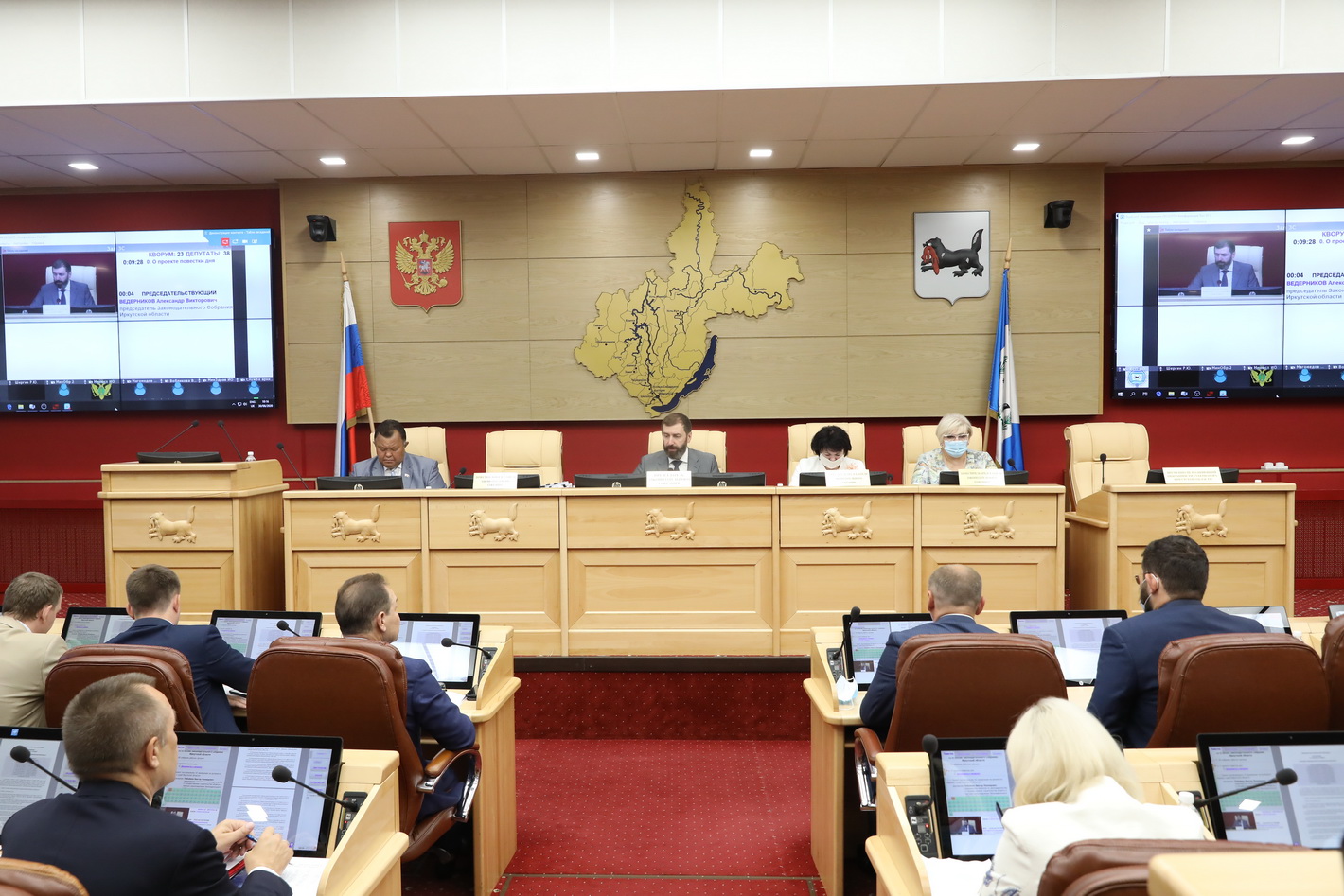 ЗС Приангарья приняло законопроект о поддержке бизнеса, пострадавшего из-за пандемии