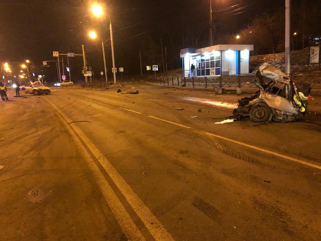 Один человек погиб и четверо пострадали при столкновении двух иномарок в Иркутске