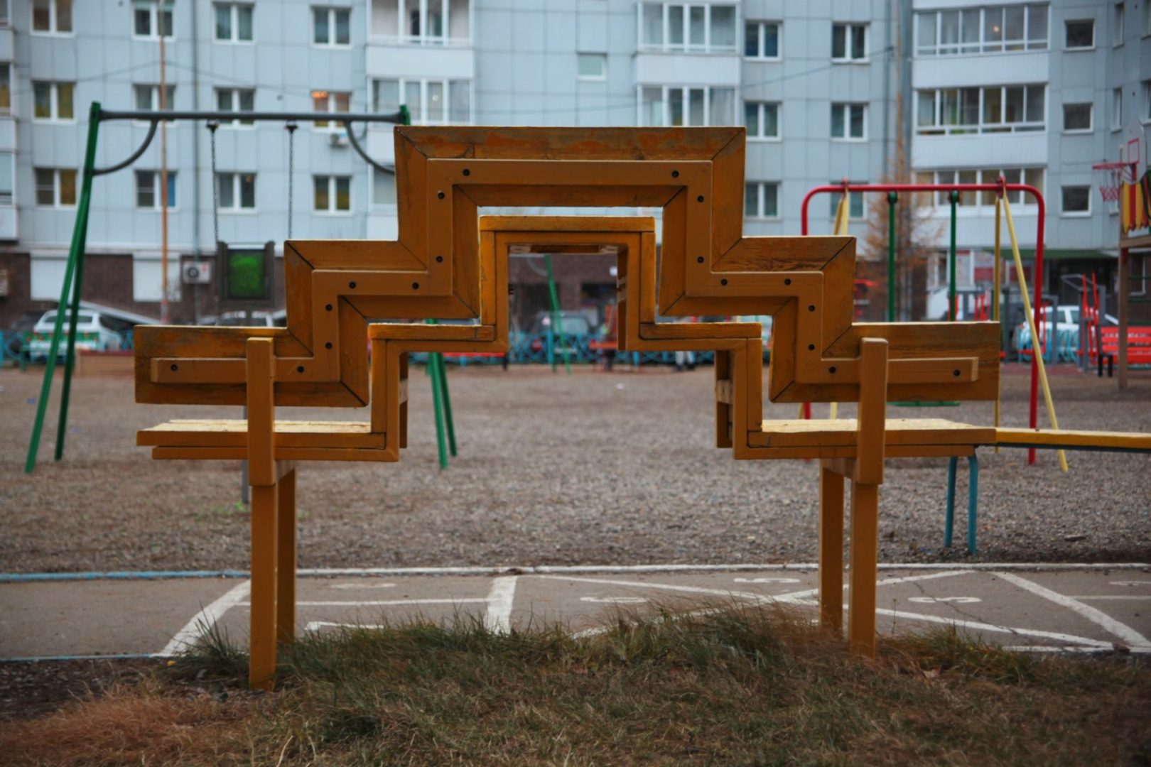 Улицы Иркутска: сказочный двор