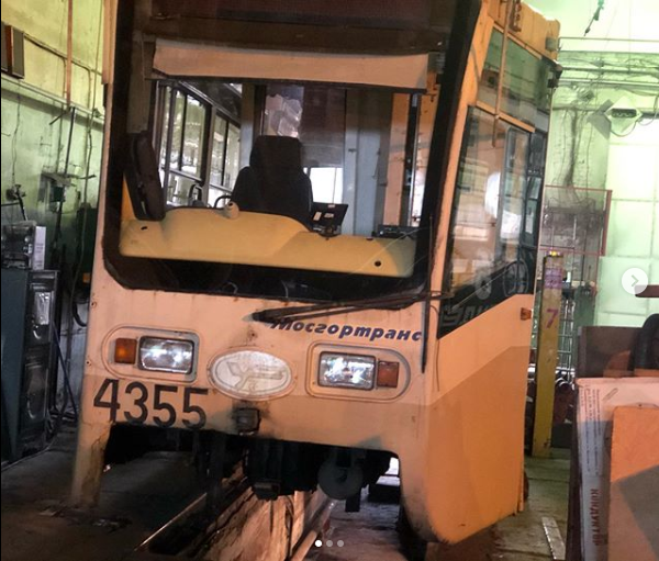 В Усолье-Сибирское прибыли первые подаренные Москвой трамваи