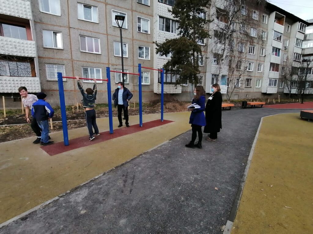 Завершен второй этап строительства сквера в микрорайоне Топкинский в Иркутске