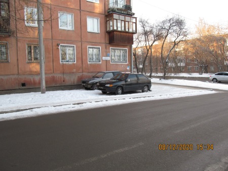 ​​Более 20 автовладельцев оштрафовали за парковку на газонах в Октябрьском округе Иркутска