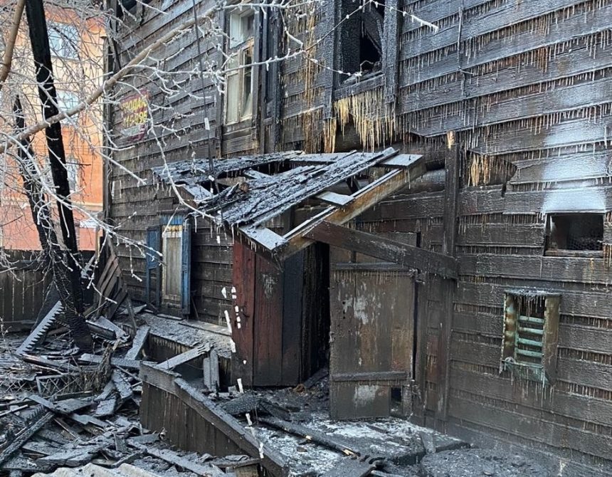 Мэрия Иркутска предоставит жителям сгоревшего дома квартиры из маневренного фонда
