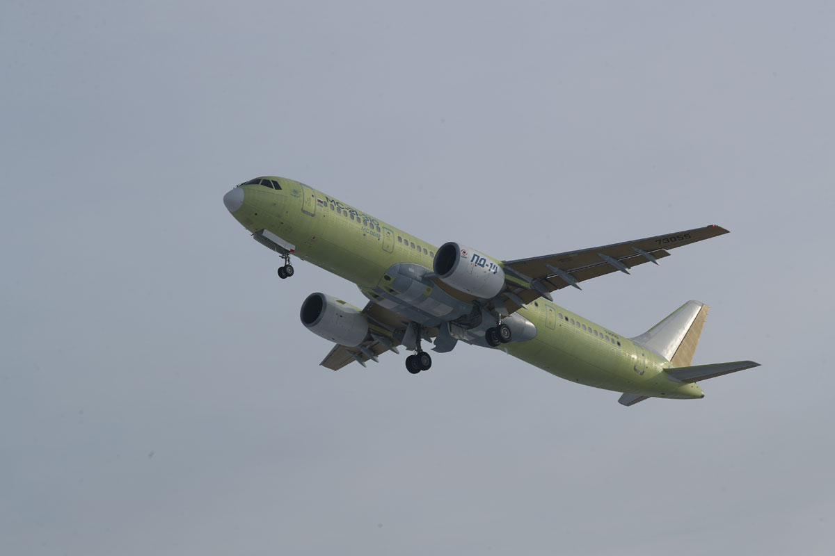 МС-21 с отечественным двигателем совершил первый полет 15 декабря