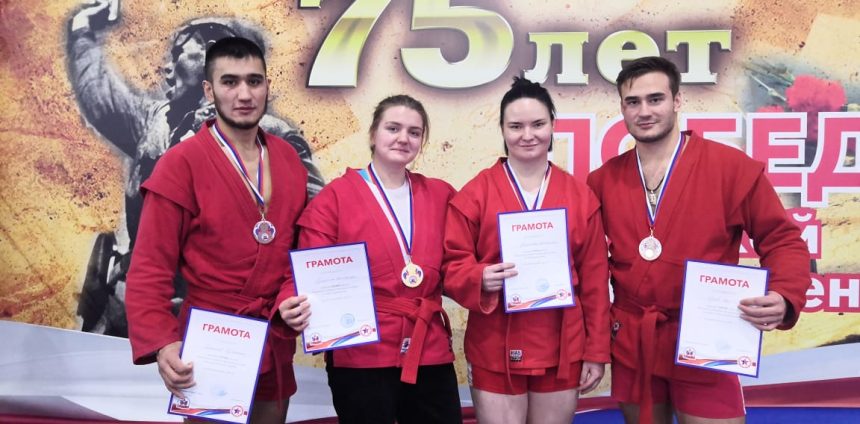 Самбисты из Приангарья завоевали 15 медалей на чемпионате и первенстве СФО в Новосибирске