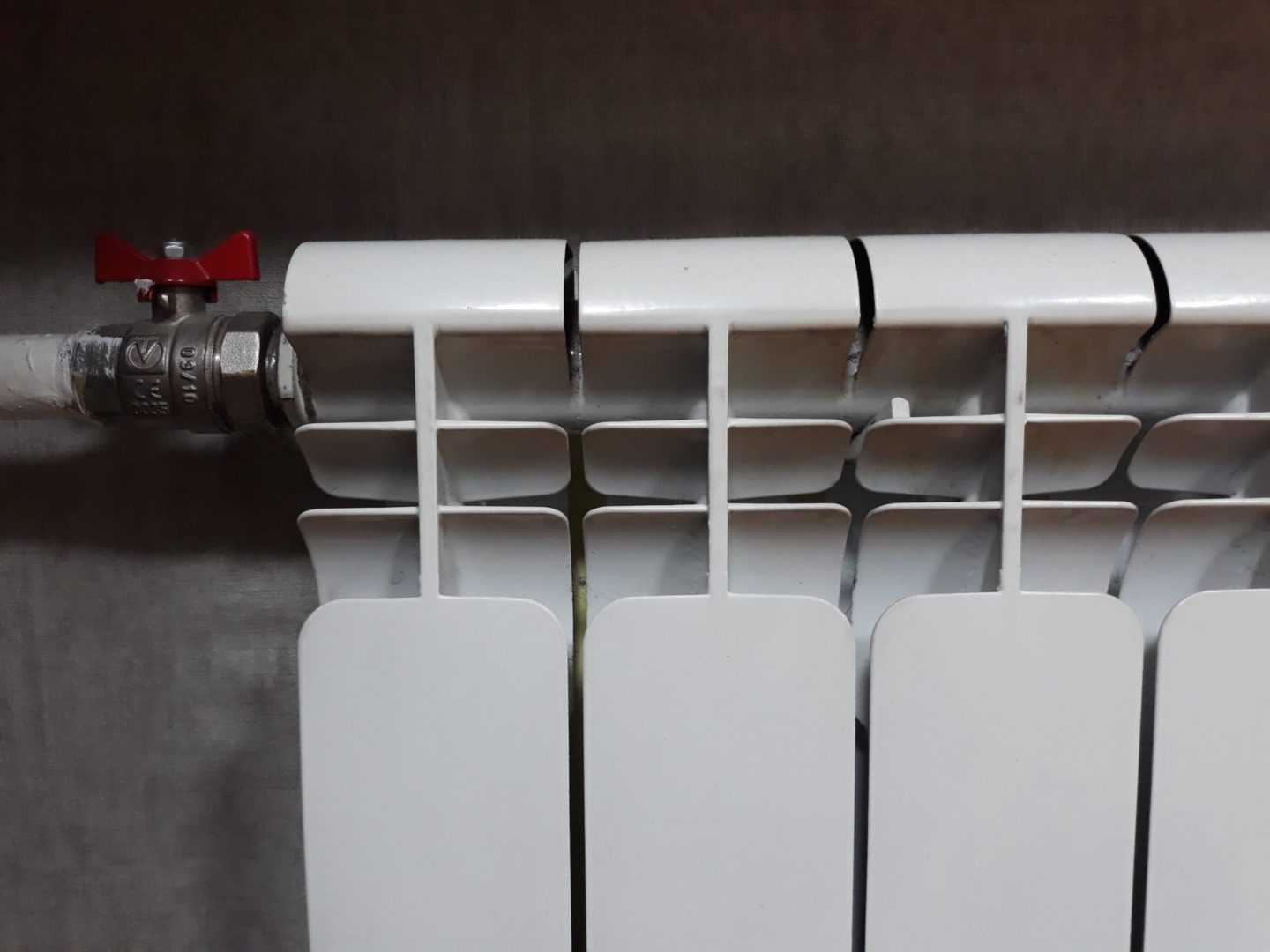 Аварийное отключение теплоснабжения произошло в деревне Куватка Братского района