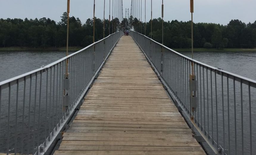 Пешеходный мост между поселениями Весёлый и Паренда в Чунском районе начнут строить в 2021 году