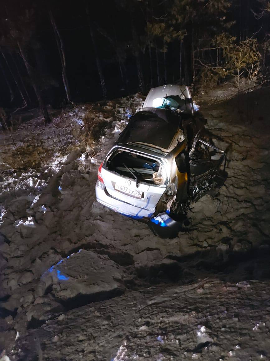 4 человека погибло в ДТП с участием трех иномарок вблизи Листвянки Иркутского района