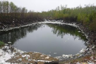 Недавно образовавшееся в Нижнеангарске озеро из отходов угрожает природе Байкала - прокуратура