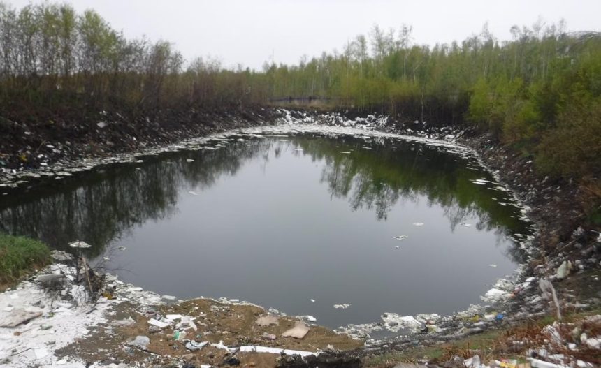 Недавно образовавшееся в Нижнеангарске озеро из отходов угрожает природе Байкала - прокуратура