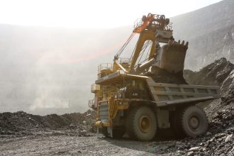 Правительство Иркутской области согласовало въезд иностранцев для работы в золотодобывающие отрасли