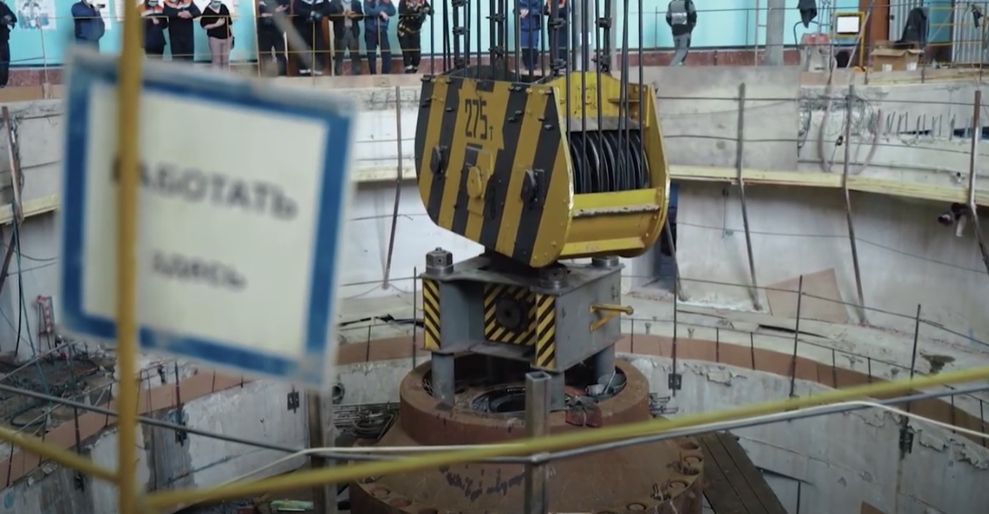 Рабочее колесо гидроагрегата №1 на Иркутской ГЭС демонтировали