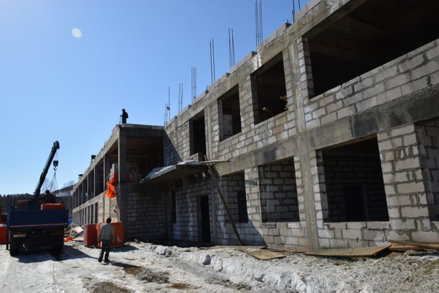 Школу в посёлке Мамакан Бодайбинского района достроят в 2021 году