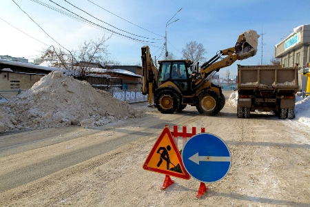 Специалисты и волонтеры убрали с улиц и дорог Иркутска более четырех тысяч тонн снега