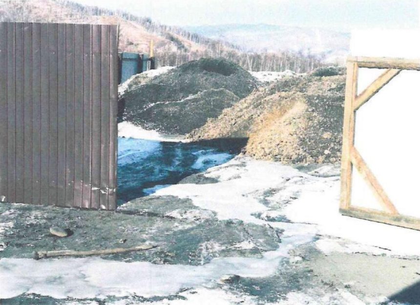 Свалку золошлаковых отходов обнаружили на берегу озера Байкал