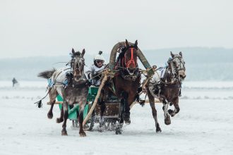 В Иркутске отменили забеги русских троек и фестиваль "Байкальский разлом"