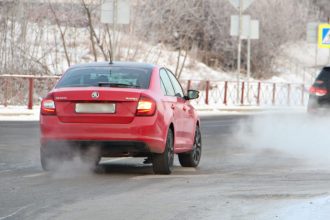 21-летний иркутский таксист обманул пассажира, чтобы украсть у него перфоратор