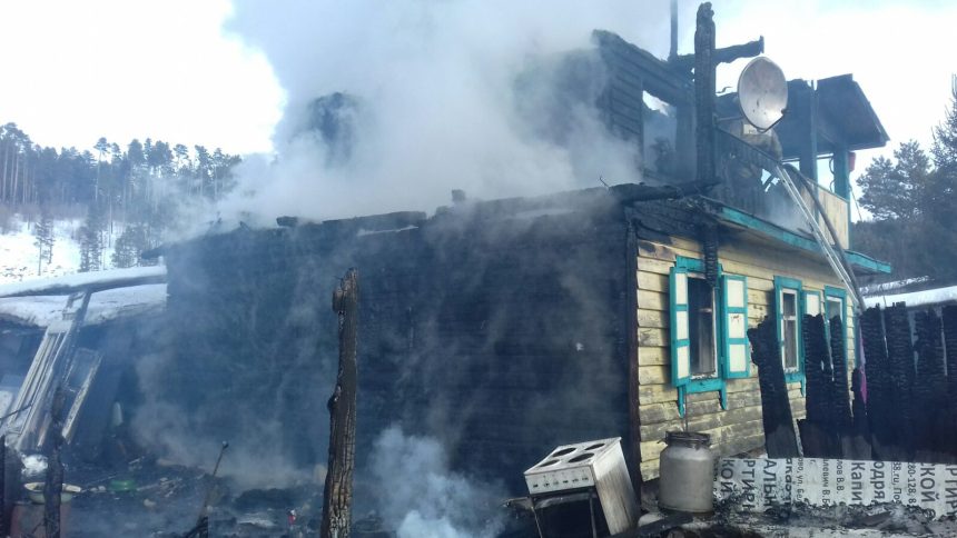 73-летний житель Приангарья спас на пожаре тяжело пострадавшую семейную пару
