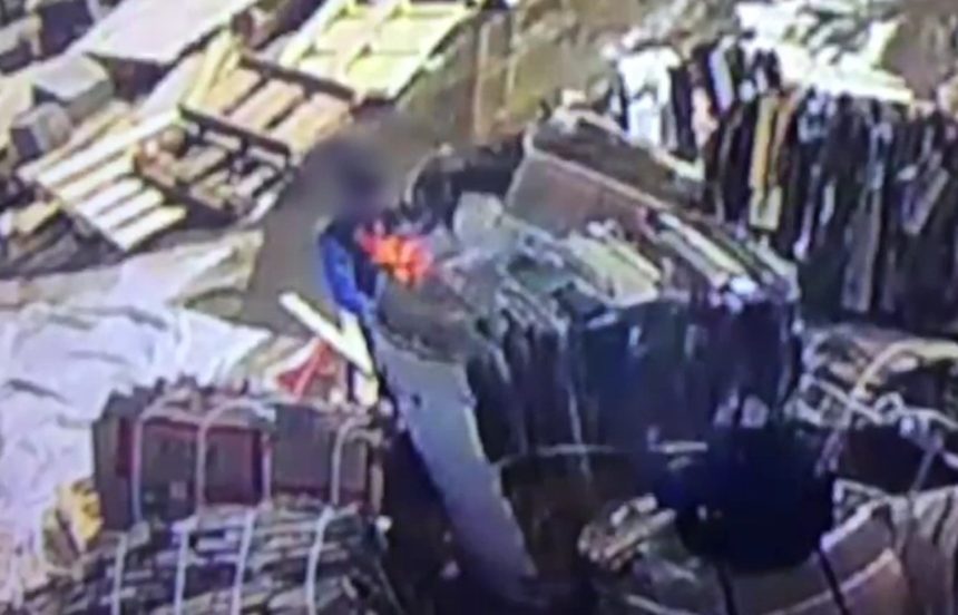 Двое пятиклассников подожгли мусор возле ТЦ «Новый» в Иркутске