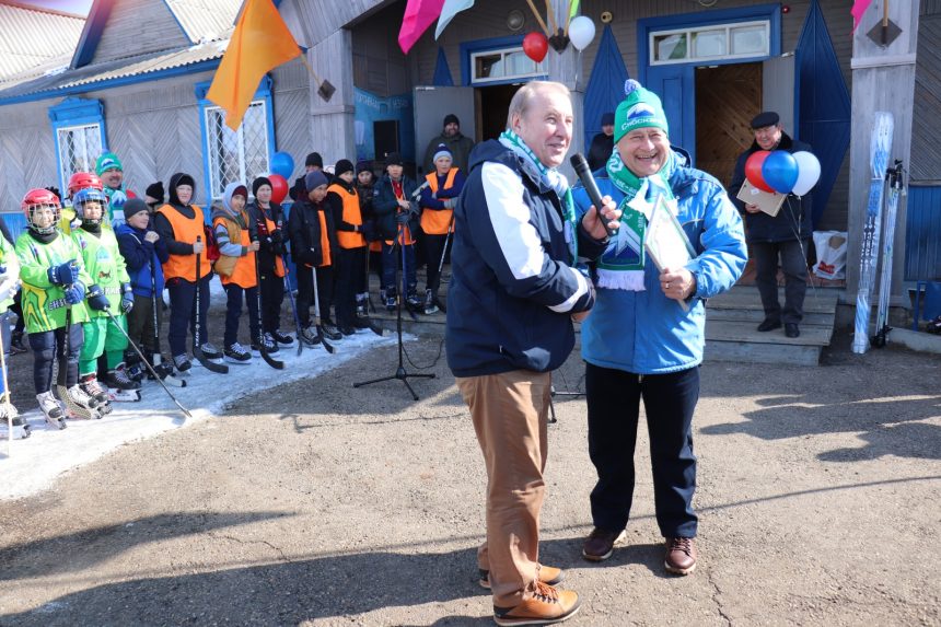 Отделение школы по хоккею с мячом «Сибскана» открыли в Олонках Боханского района