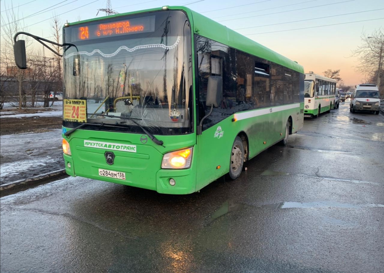 Пенсионерка погибла под колесами автобуса в Иркутске