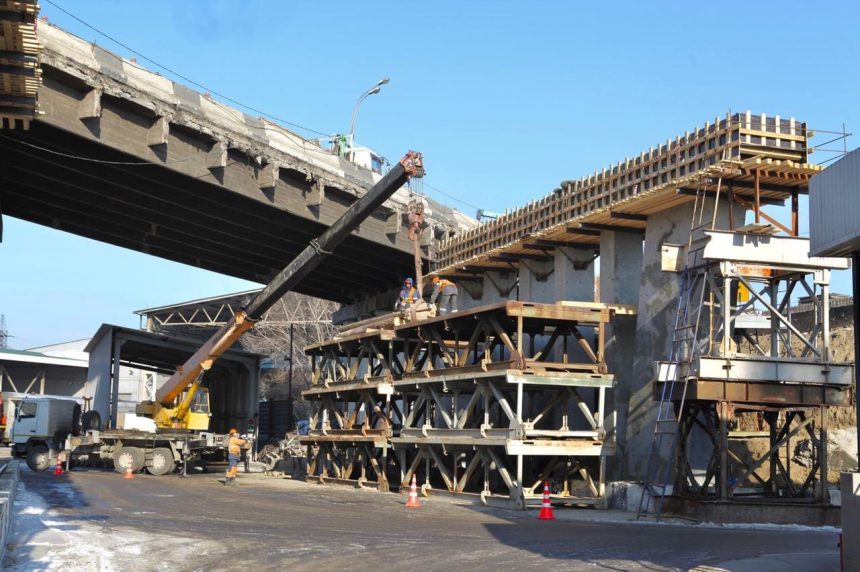 Реконструкция путепровода на Джамбула в Иркутске выполнена почти на 50 процентов