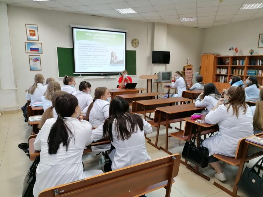 В медколледжах Иркутской области в 2021 года планируют открыть 200 дополнительных мест
