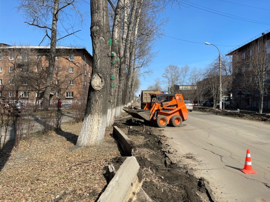 Дорогу на улице Мира в Шелехове ремонтируют в рамках нацпроекта "БКАД"
