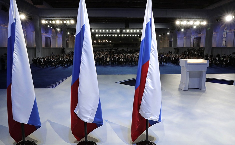 Владимир Путин оглашает послание Федеральному собранию. Текстовая трансляция