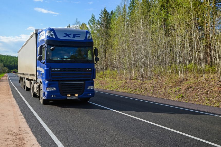 Ограничения для большегрузов введут в мае на федеральных трассах в Приангарье