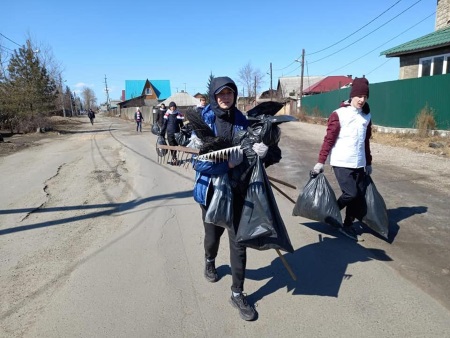 Около 750-ти человек участвовали в массовых субботниках по уборке в Иркутске